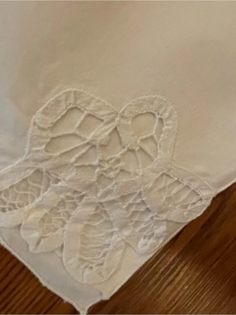 Set Of 8 Vintage Battenburg Lace‎ Napkins Crisp White Scalloped Edges 16x16.5